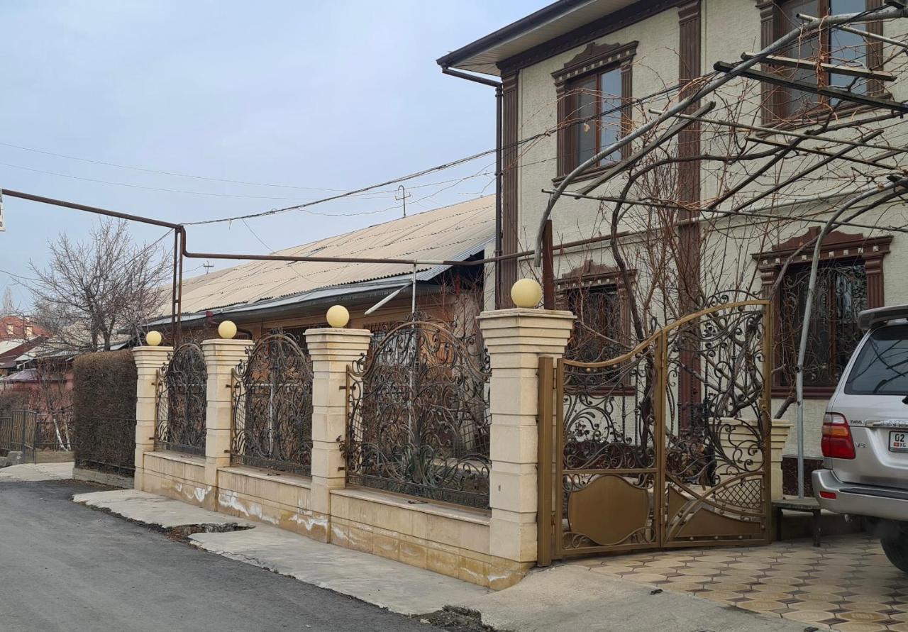 Sultan Saray Hostel Osh Exterior photo