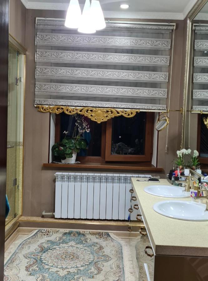 Sultan Saray Hostel Osh Exterior photo