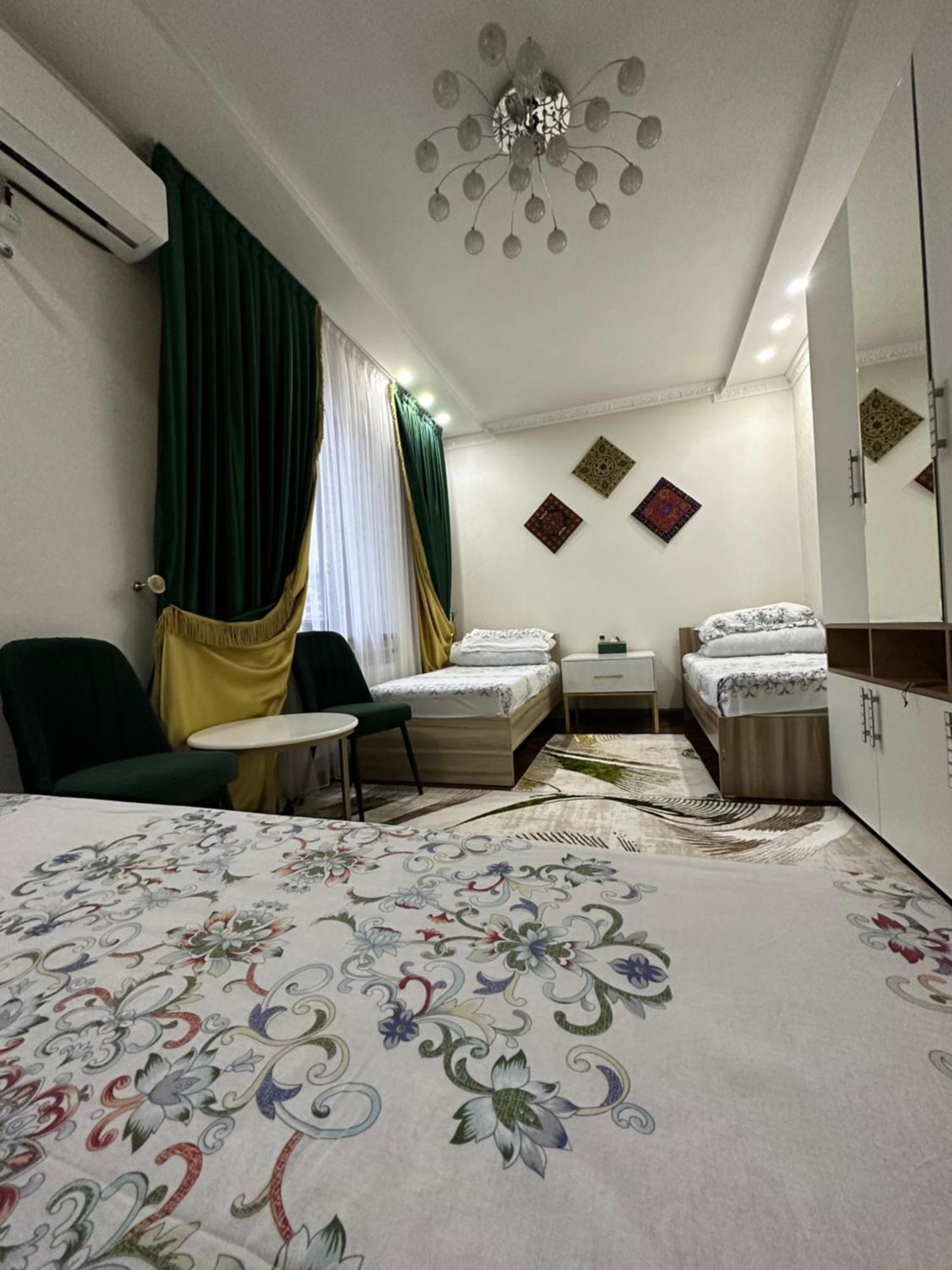 Sultan Saray Hostel Osh Exterior photo