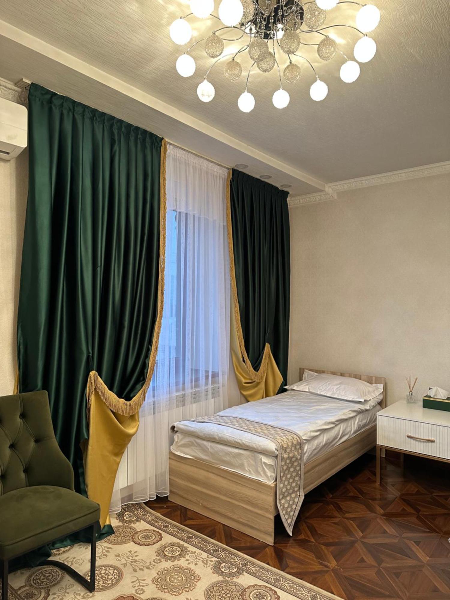 Sultan Saray Hostel Osh Exterior photo