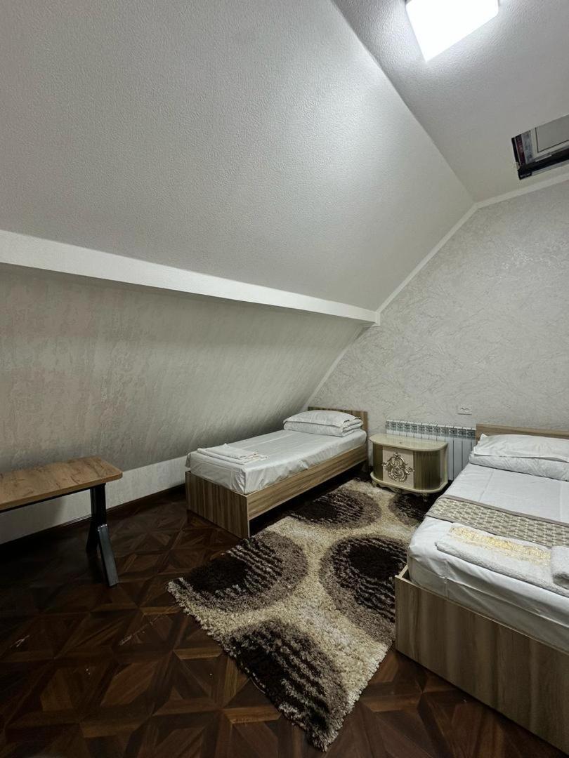 Sultan Saray Hostel Osh Exterior photo