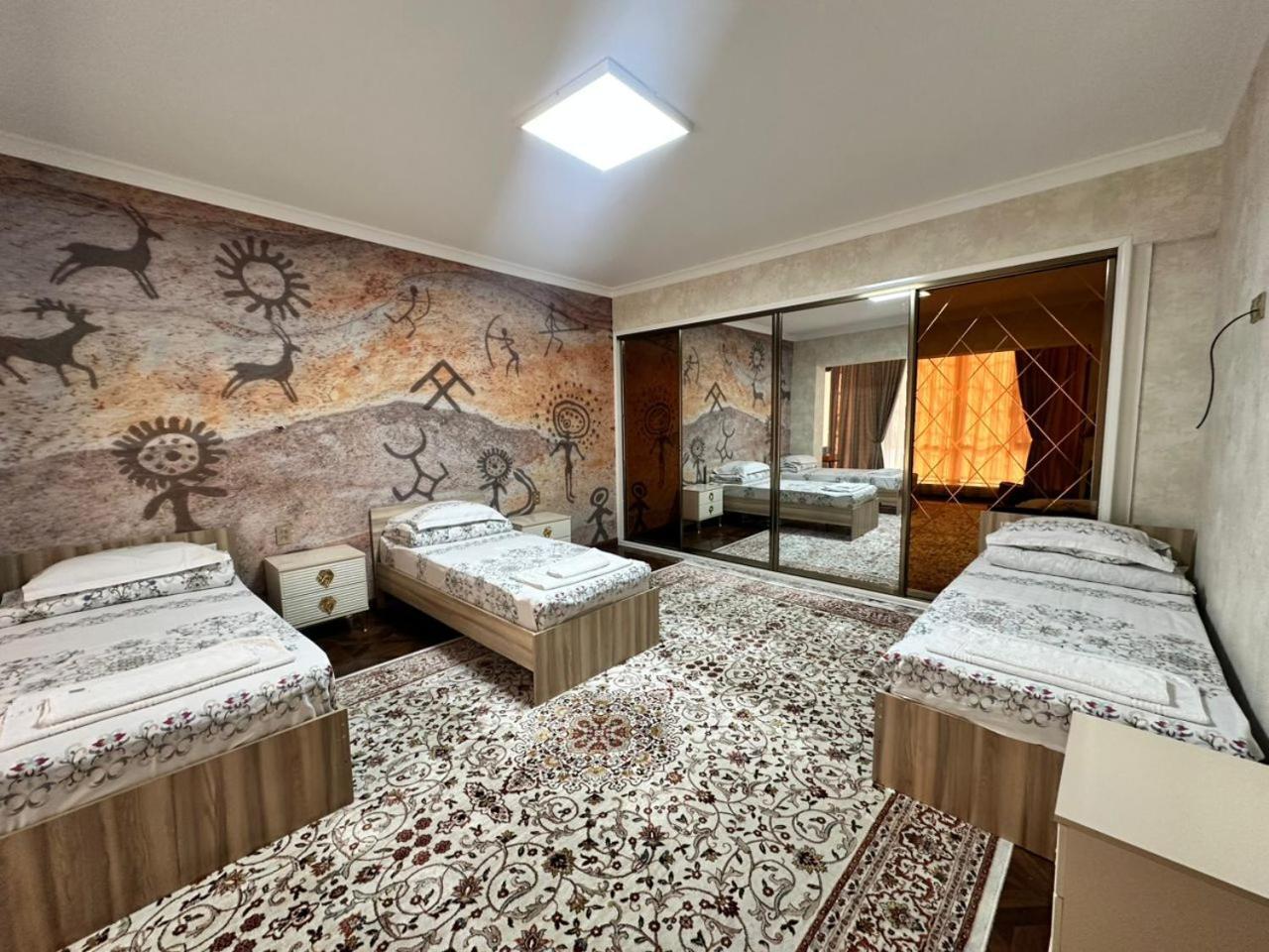 Sultan Saray Hostel Osh Exterior photo
