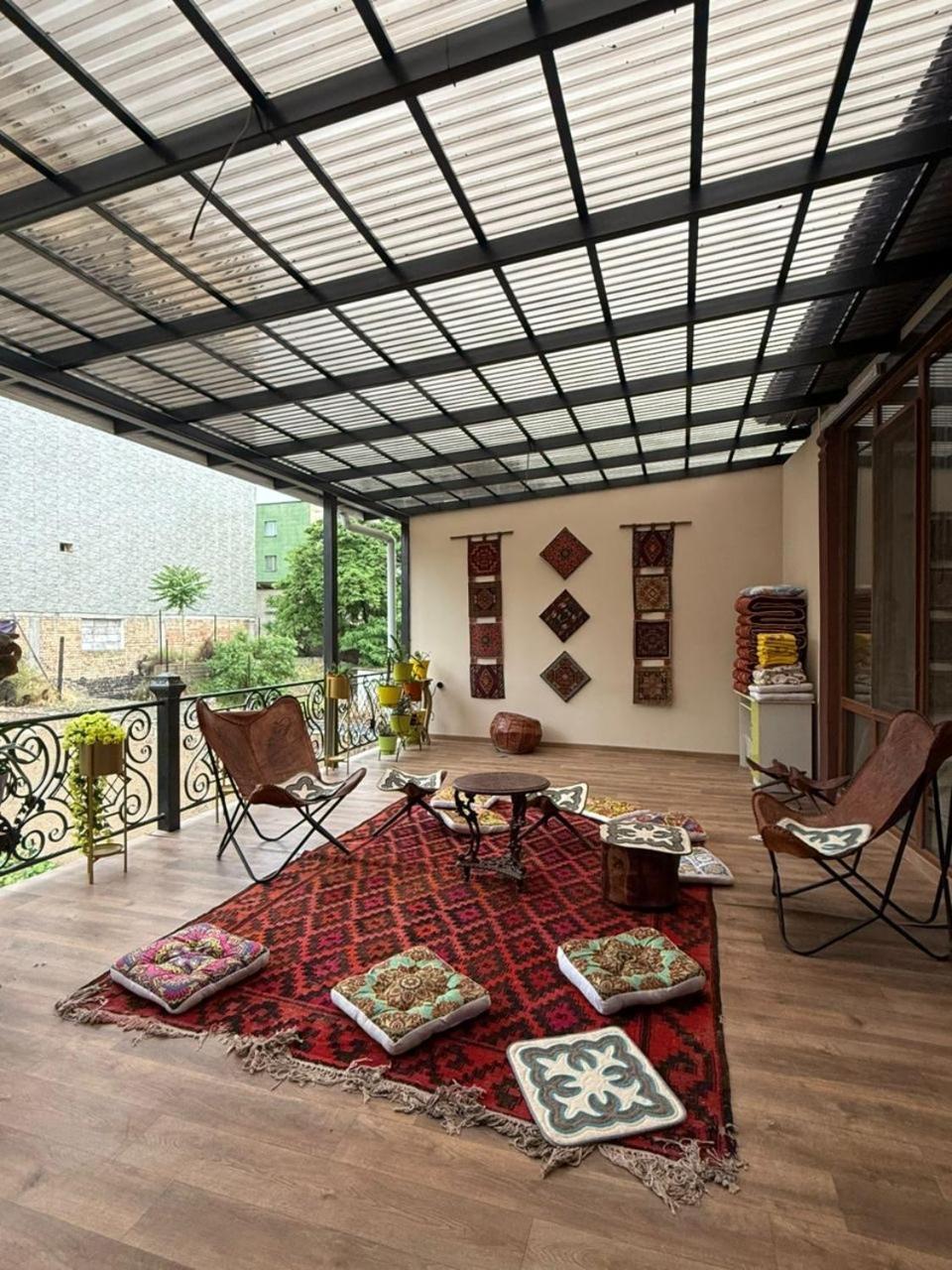 Sultan Saray Hostel Osh Exterior photo